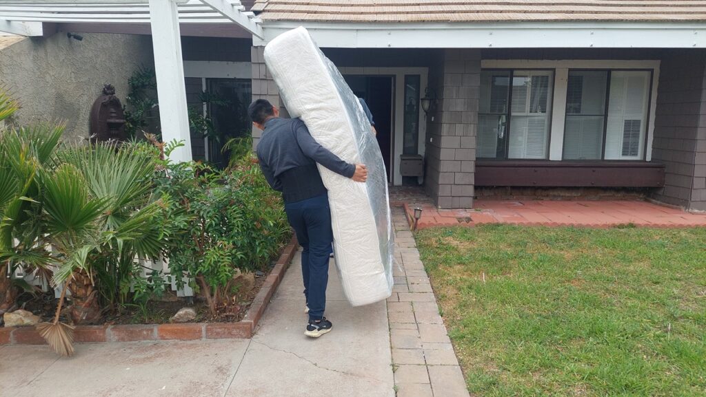 从美国西岸洛杉矶蒙特利公园市Monterey Park长途搬家到东岸纽约法拉盛Flushing：林先生的美国东西岸跨州搬家价格费用及经验分享-168 moving company