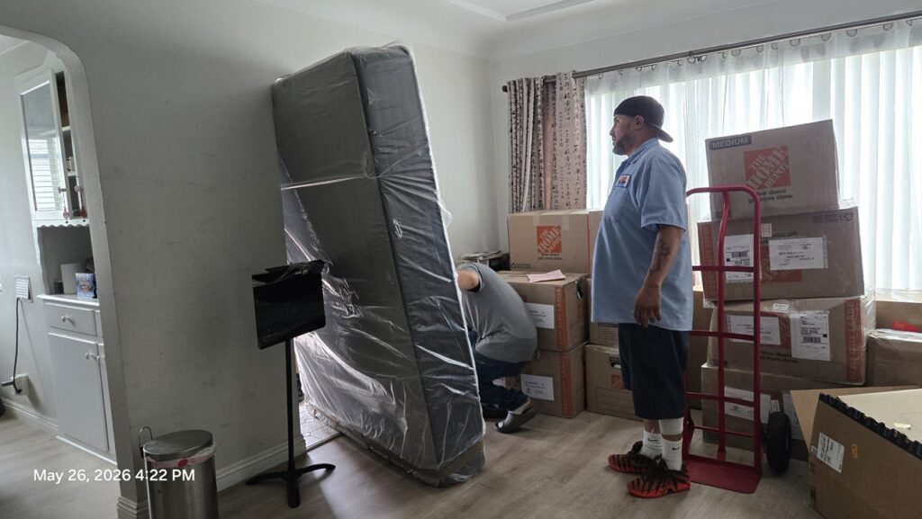 168 Moving是一家网友推荐的省心服务大件物品运输公司,在美国拥有数十年的搬家经验,是以跨州/跨国汽车运输及搬迁起家的华人长途搬家公司。我们的专长包括: ✅ 大件物品上门取件物流服务 — 专业团队上门,无需客户自行运送 ✅ 大件搬运搬家服务 — 钢琴、实木家具、大型家电等重物搬运专家 ✅ 重物搬运公司服务 — 配备专业设备,安全搬运超重物品 ✅ 大型搬家服务 — 整屋搬家、跨州搬家、跨国搬家一站式解决 ✅ 大件物品搬运服务 — 定制木箱、特殊包装,保护珍贵物品 ✅ 靠谱的大件物品搬迁服务公司 — 透明报价、准时送达、损坏赔偿